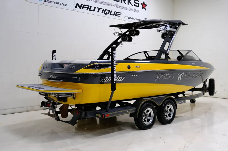 Slide: The Image of Malibu Wakesetter 23 LSV 2011 - 3