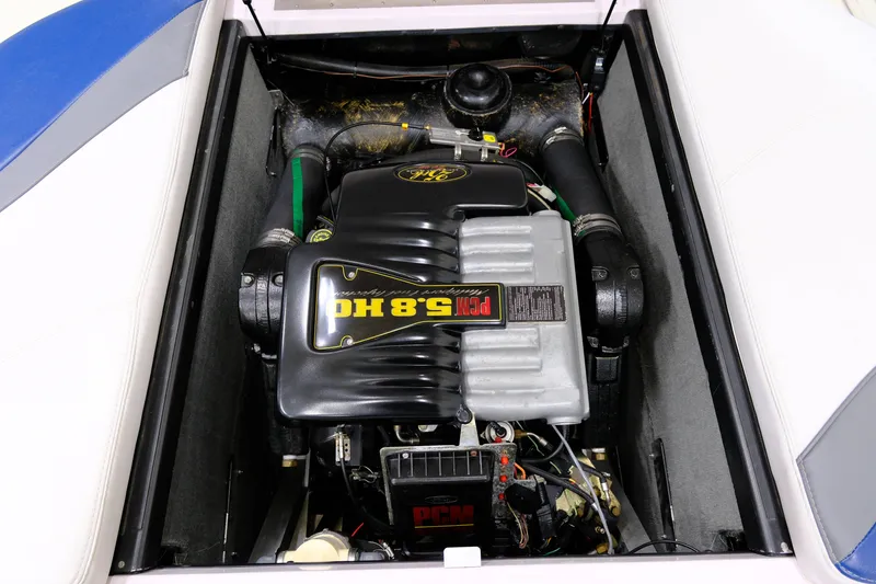 Slide: The Image of Correct Craft Super Air Nautique 210 2002 - 18