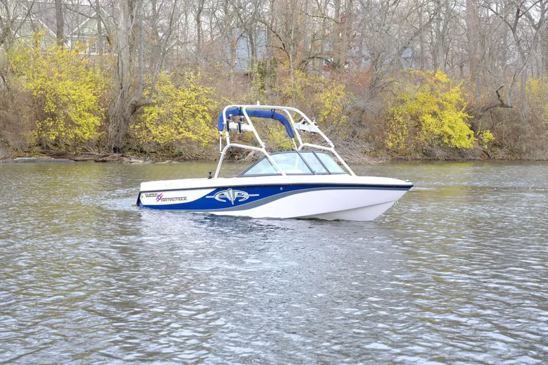 Slide: The Image of Correct Craft Super Air Nautique 210 2002 - 21