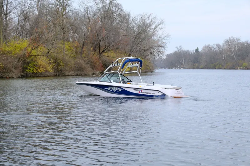 Slide: The Image of Correct Craft Super Air Nautique 210 2002 - 24