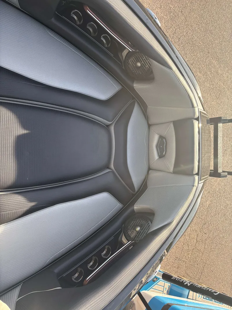 Slide: The Image of Centurion Ri257 2020 - 13