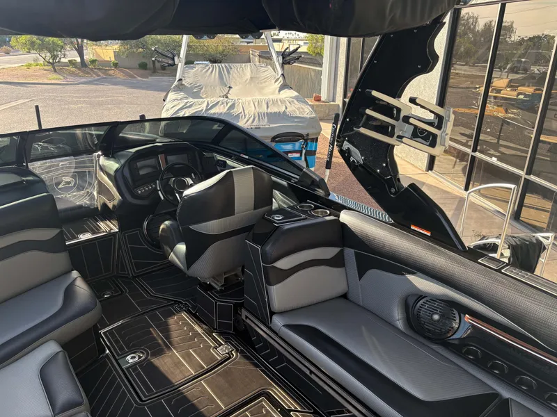 Slide: The Image of Centurion Ri257 2020 - 7