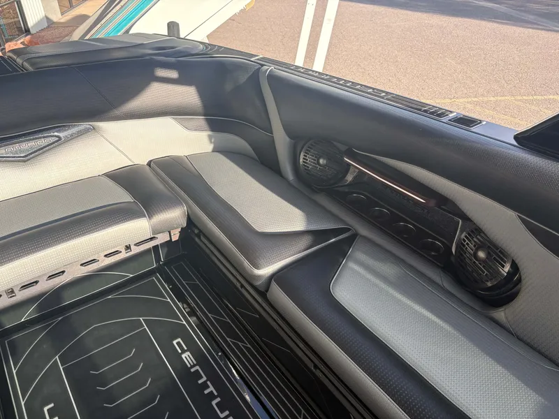 Slide: The Image of Centurion Ri257 2020 - 8