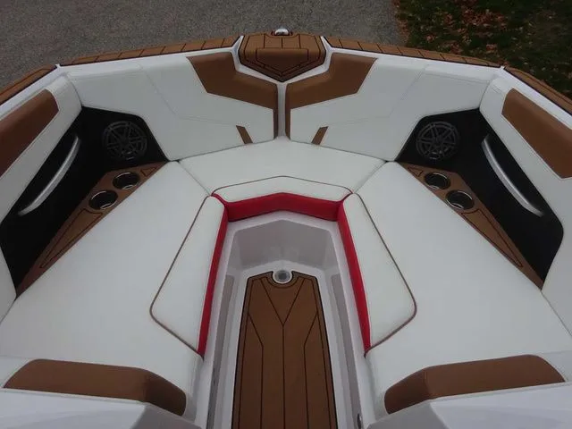 Slide: The Image of Nautique Super Air Nautique GS22 2025 - 15