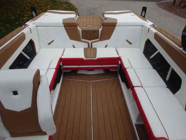 Slide: The Image of Nautique Super Air Nautique GS22 2025 - 16