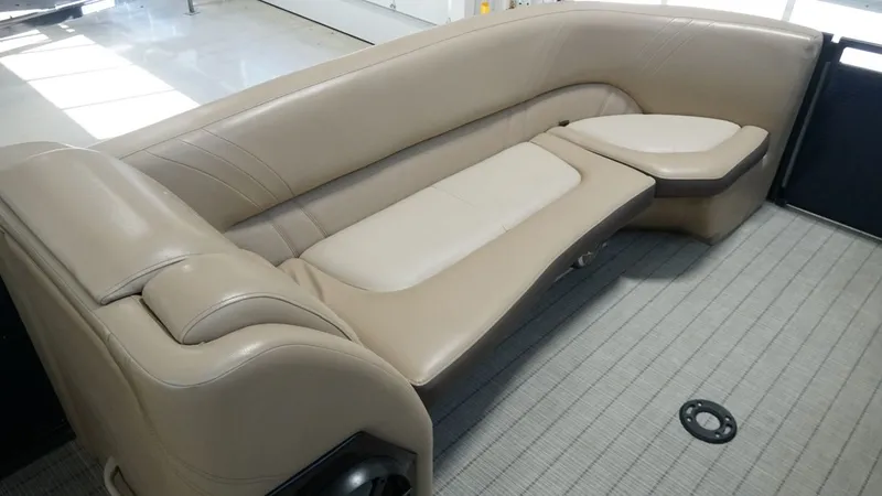 Slide: The Image of Harris 240SOL SL TT 2018 - 24