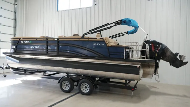 Slide: The Image of Harris 240SOL SL TT 2018 - 3