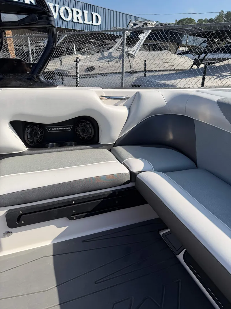 Slide: The Image of Moomba Craz 2017 - 24