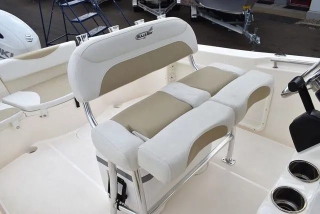 Slide: The Image of Bulls Bay 230CC 2024 - 32