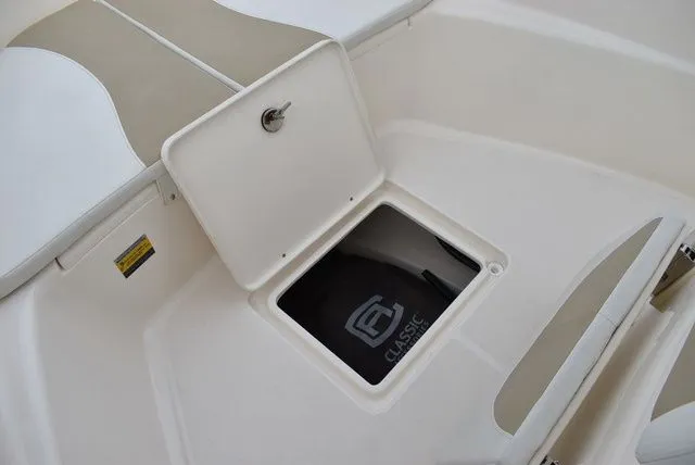 Slide: The Image of Bulls Bay 230CC 2024 - 50