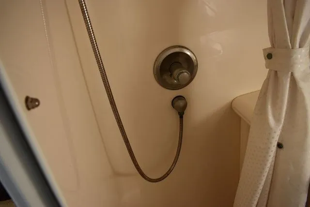 Slide: The Image of Larson Cabrio 310 2005 - 90