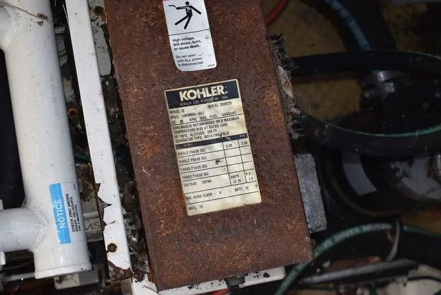 Slide: The Image of Larson Cabrio 310 2005 - 94