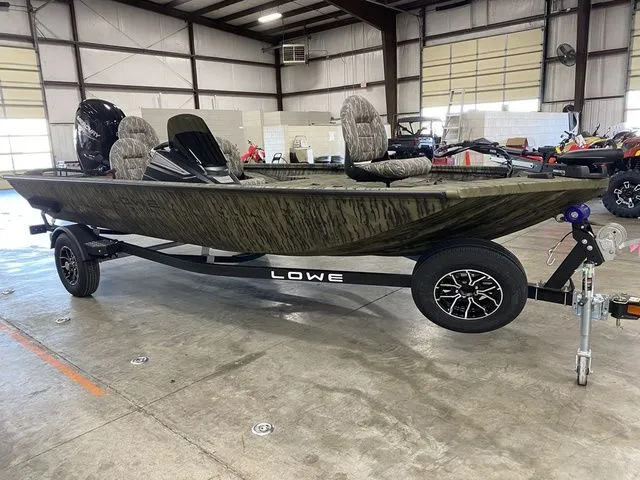 Slide: The Image of Lowe Stinger 175C 2026 - 3