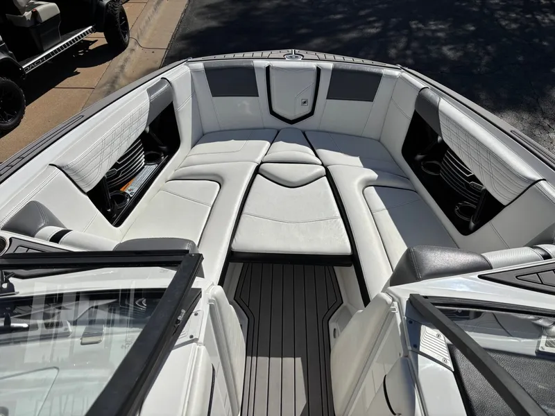 Slide: The Image of Nautique G23 2016 - 13