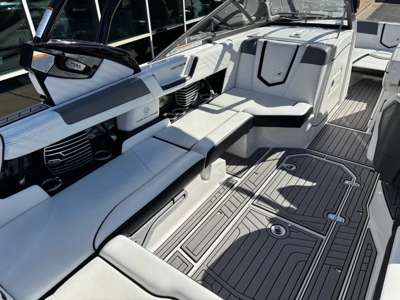 Slide: The Image of Nautique G23 2016 - 8