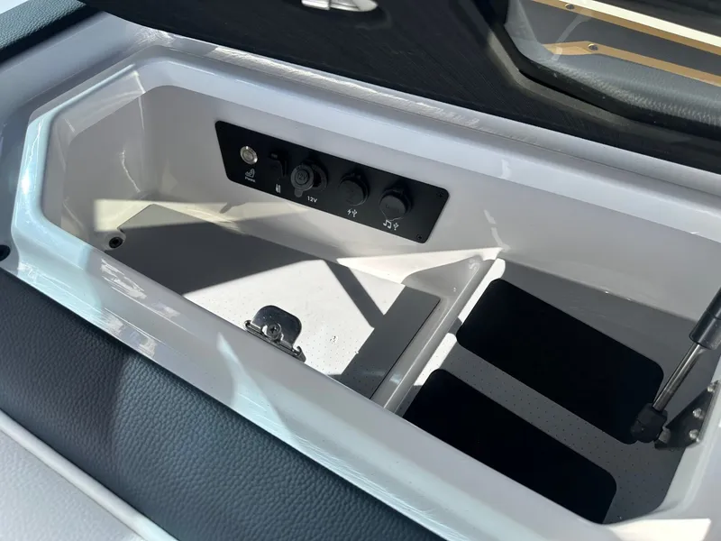 Slide: The Image of Nautique Super Air Nautique G23 Paragon 2026 - 27