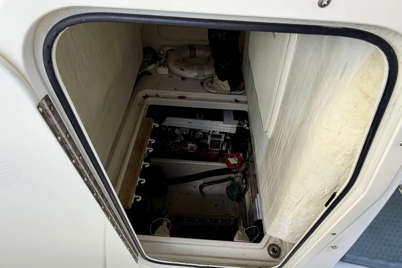 Slide: The Image of Hydra-Sports Vector 3500 VX 2008 - 35