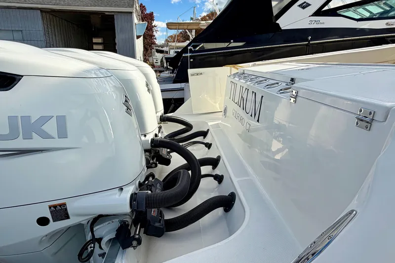 Slide: The Image of Hydra-Sports Vector 3500 VX 2008 - 41