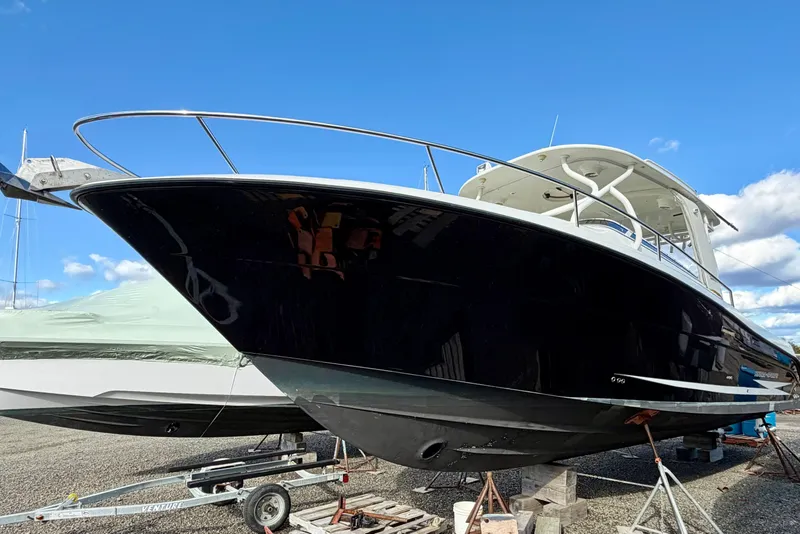 Slide: The Image of 2008 Hydra-Sports Vector 3500 VX boat on trailer under clear blue sky. - 6