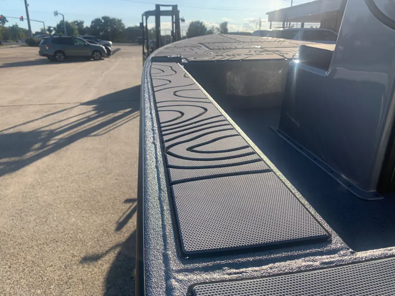 Slide: The Image of Xpress 185 Skiff 2026 - 11