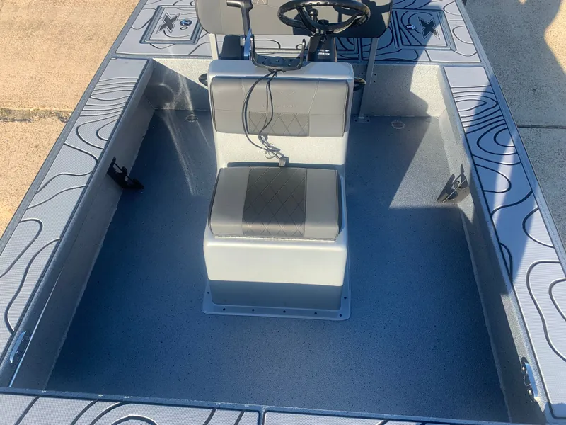 Slide: The Image of Xpress 185 Skiff 2026 - 7