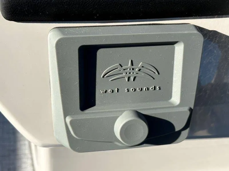 Slide: The Image of Harris CRUISER 230 SLDH 2026 - 20