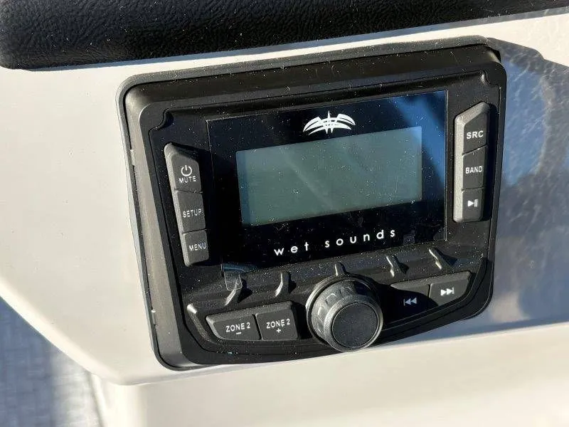 Slide: The Image of Harris CRUISER 230 SLDH 2026 - 21