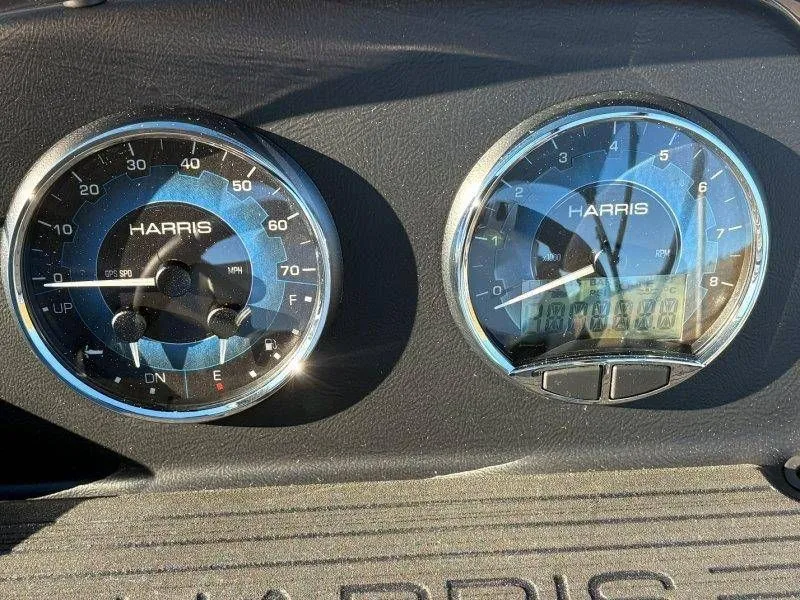 Slide: The Image of Harris CRUISER 230 SLDH 2026 - 23