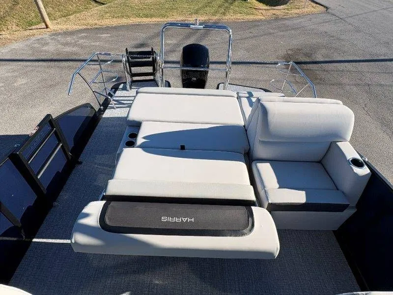 Slide: The Image of Harris CRUISER 230 SLDH 2026 - 29