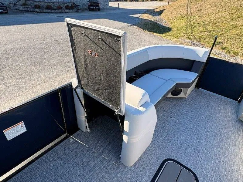 Slide: The Image of Harris CRUISER 230 SLDH 2026 - 33