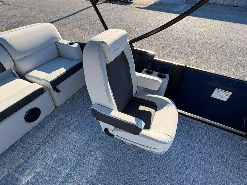 Slide: The Image of Harris CRUISER 230 SLDH 2026 - 41