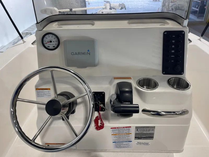 Slide: The Image of Robalo R160 Center Console 2018 - 9