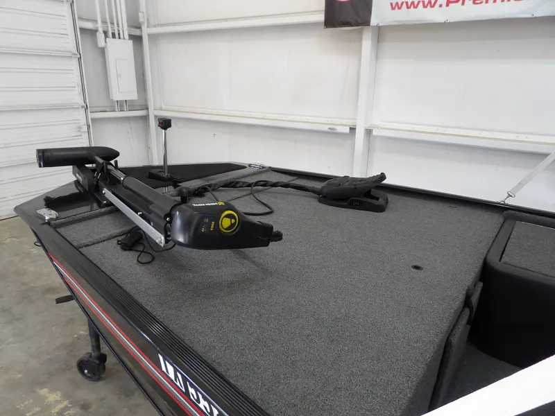 Slide: The Image of Tracker Bass Tracker Classic XL 2024 - 9