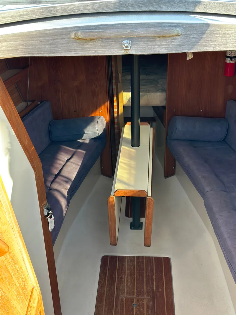 Slide: The Image of Catalina 28 1993 - 10