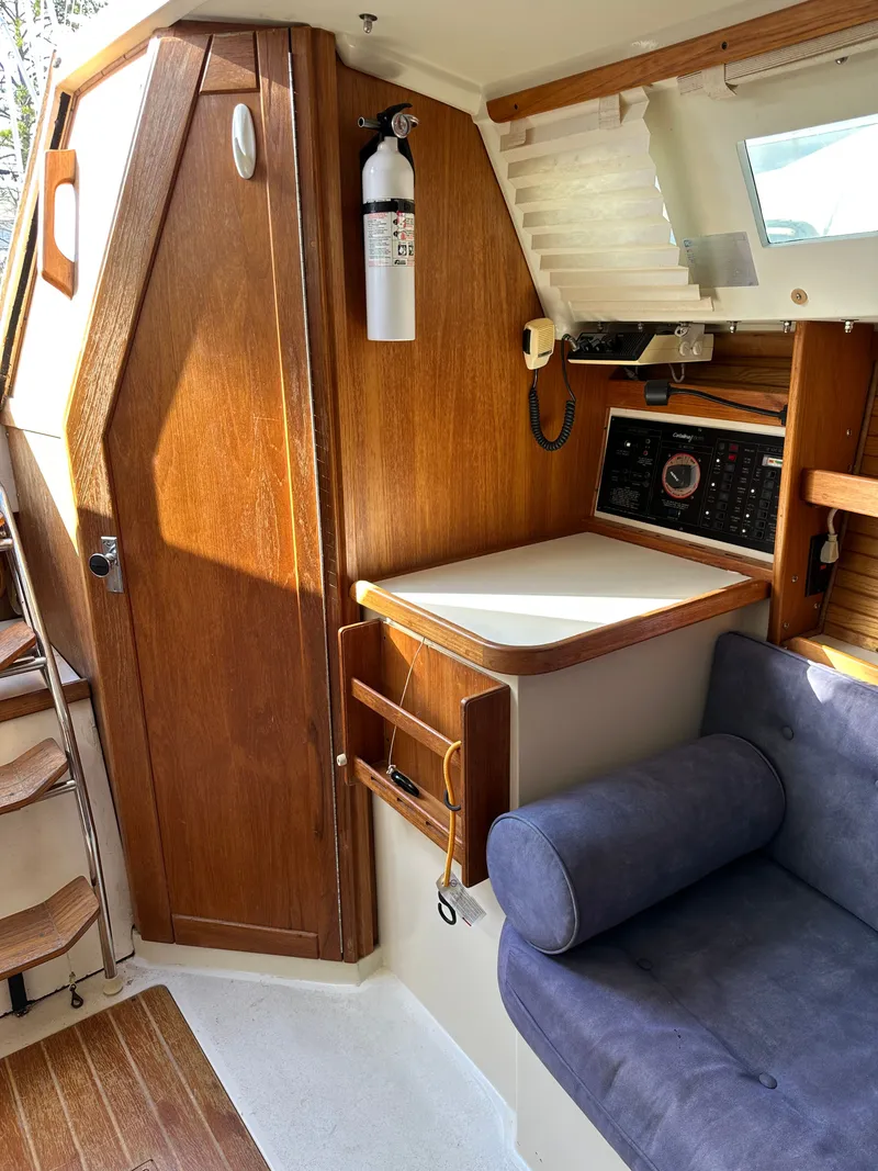 Slide: The Image of Catalina 28 1993 - 12