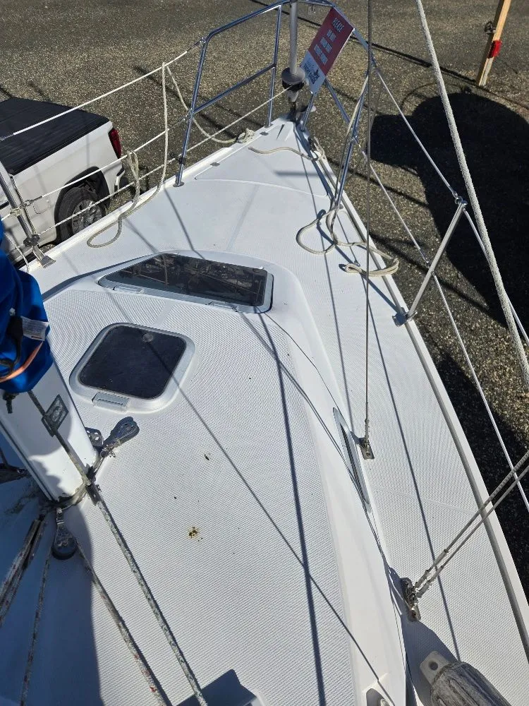 Slide: The Image of Catalina 28 1993 - 4