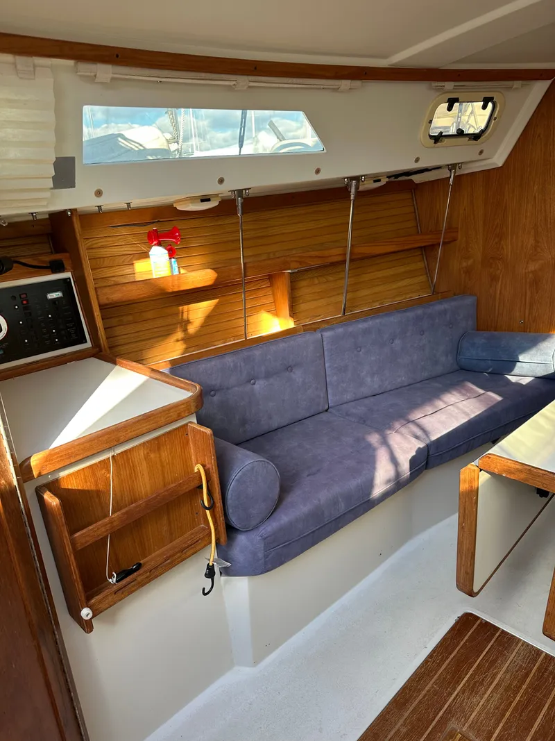 Slide: The Image of Catalina 28 1993 - 5