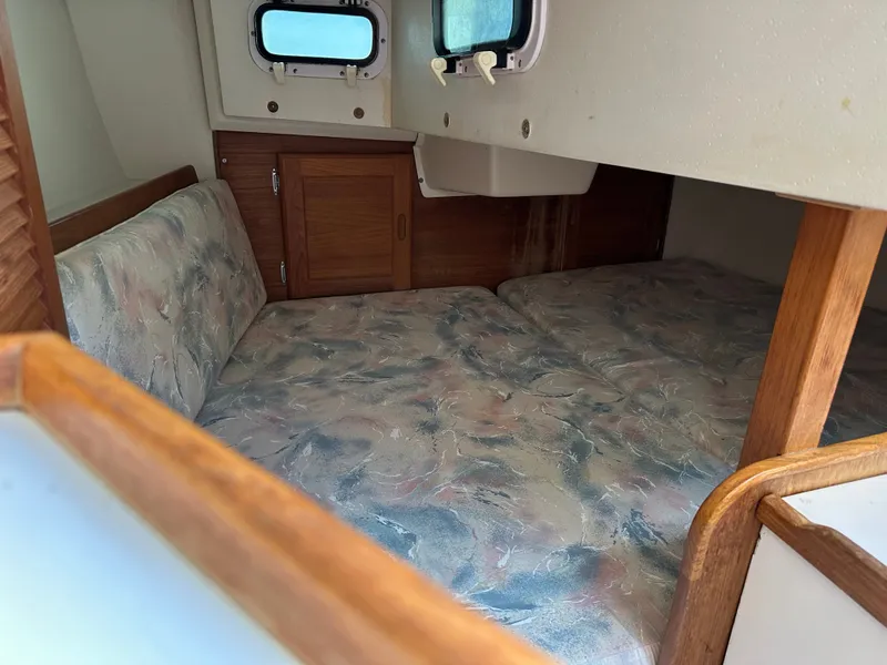 Slide: The Image of Catalina 28 1993 - 8