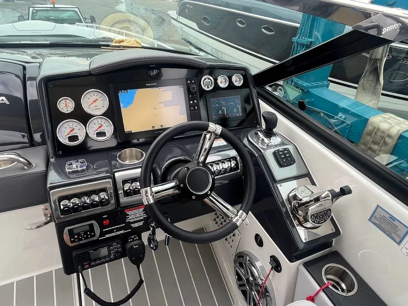 Slide: The Image of 2020 Formula 350 Crossover Bowrider 18 - 18