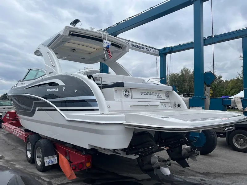 Slide: The Image of 2020 Formula 350 Crossover Bowrider 2 - 2