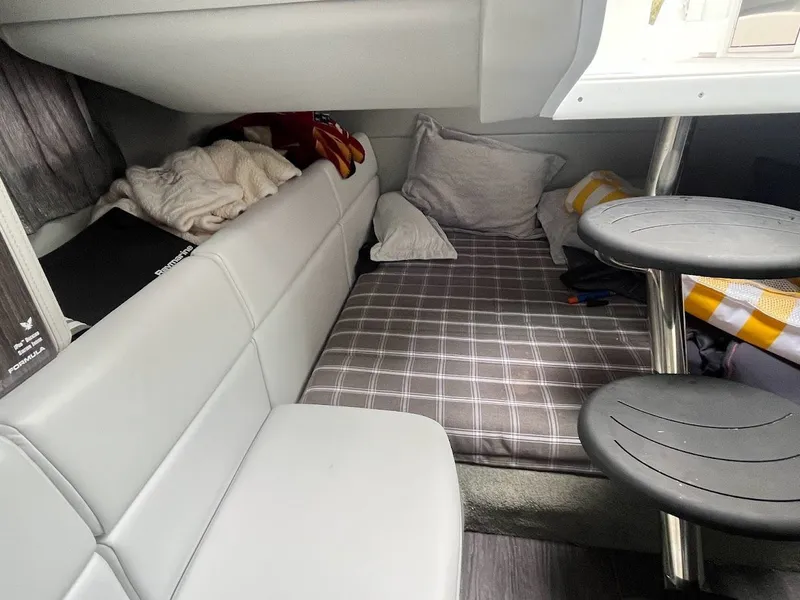 Slide: The Image of 2020 Formula 350 Crossover Bowrider 24 - 24