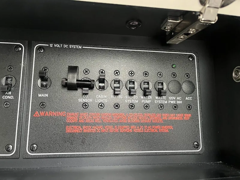 Slide: The Image of 2020 Formula 350 Crossover Bowrider 26 - 26