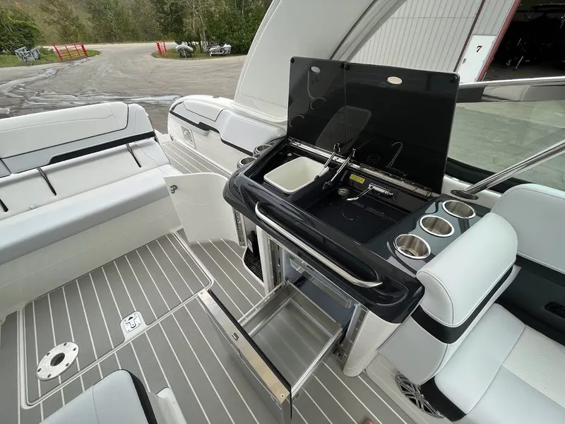 Slide: The Image of 2020 Formula 350 Crossover Bowrider 30 - 30