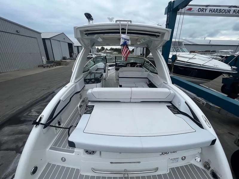 Slide: The Image of 2020 Formula 350 Crossover Bowrider 5 - 5