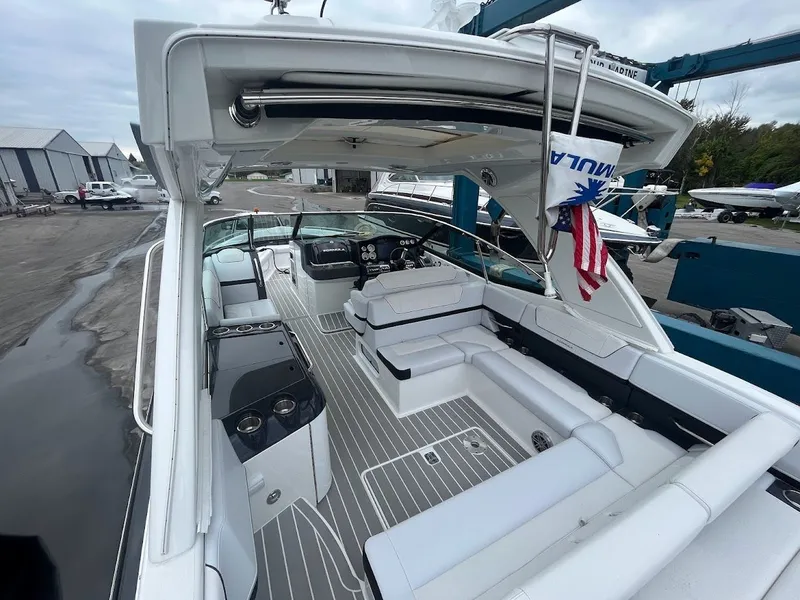 Slide: The Image of 2020 Formula 350 Crossover Bowrider 7 - 7