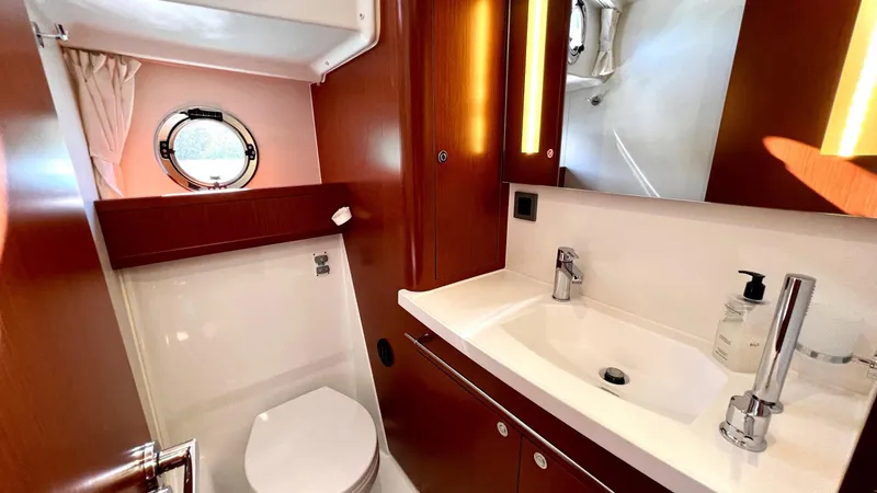 Slide: The Image of Beneteau Swift Trawler 44 2020 - 52