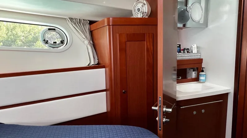 Slide: The Image of Beneteau Swift Trawler 44 2020 - 59