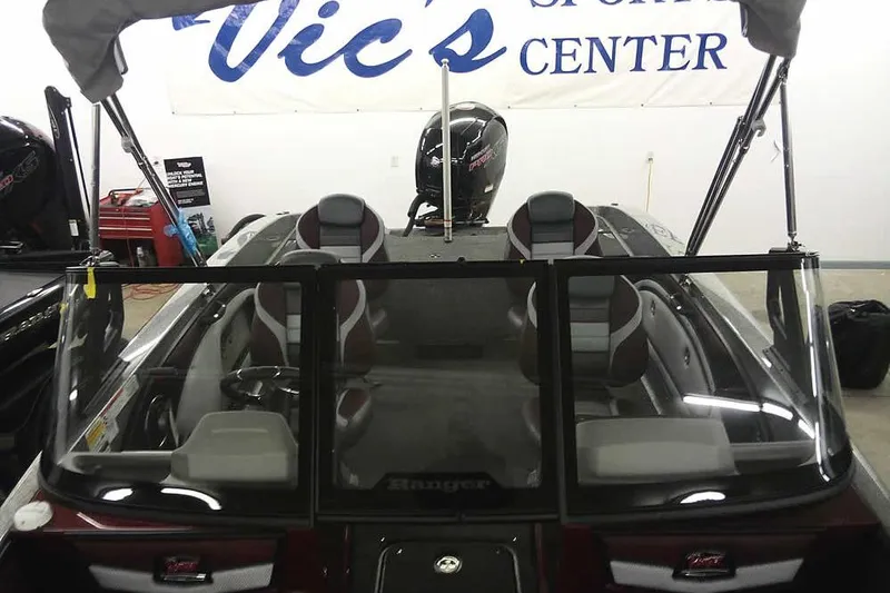 Slide: The Image of 2026 Ranger 1850MS Reata boat interior at Vic's Sports Center. - 23