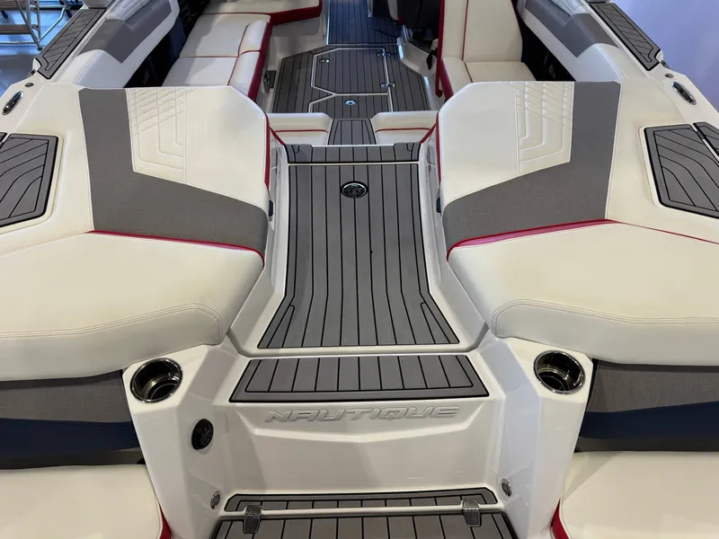 Slide: The Image of Nautique Super Air Nautique G23 2022 - 10