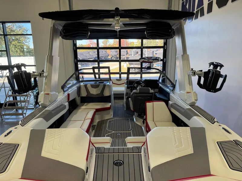 Slide: The Image of Nautique Super Air Nautique G23 2022 - 9